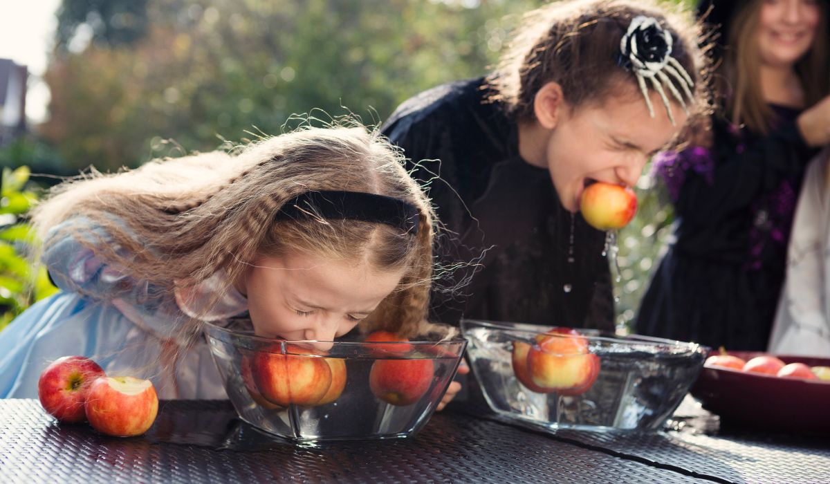 bopping for apples