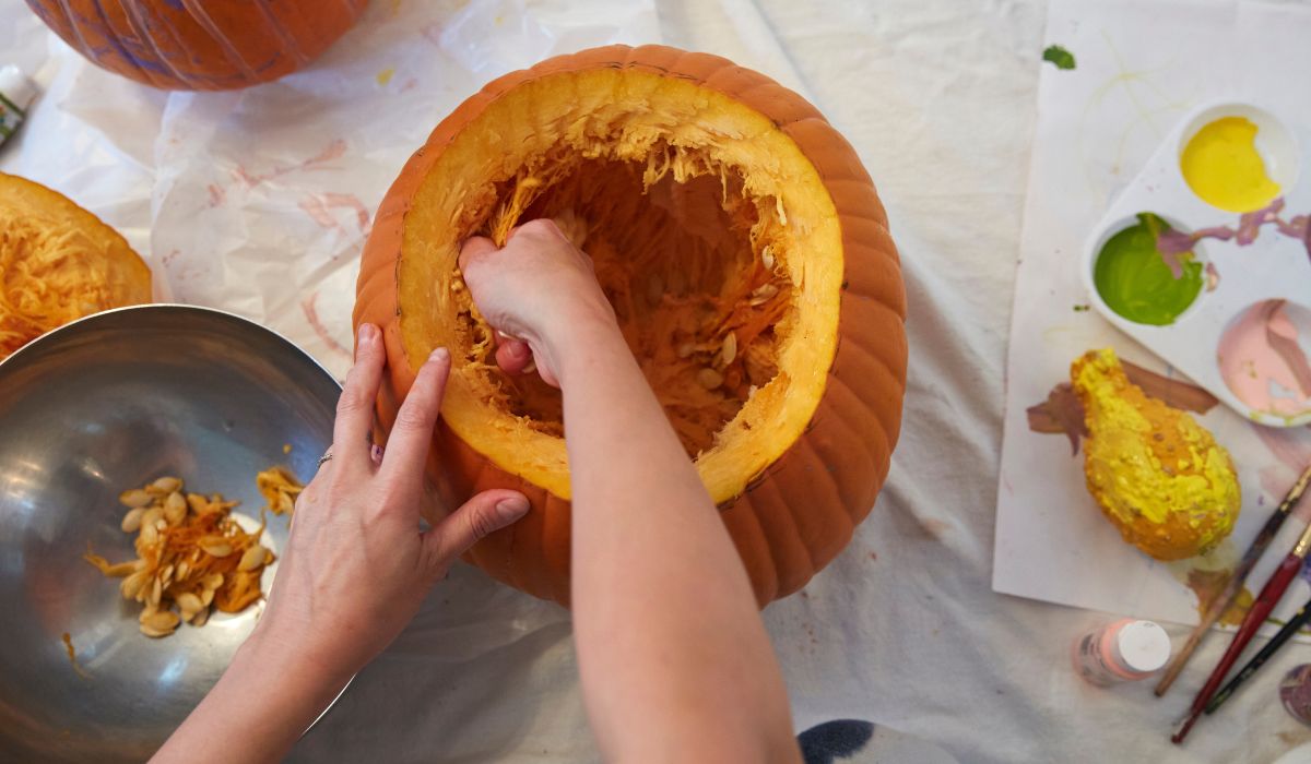 Pass the guts Halloween game
