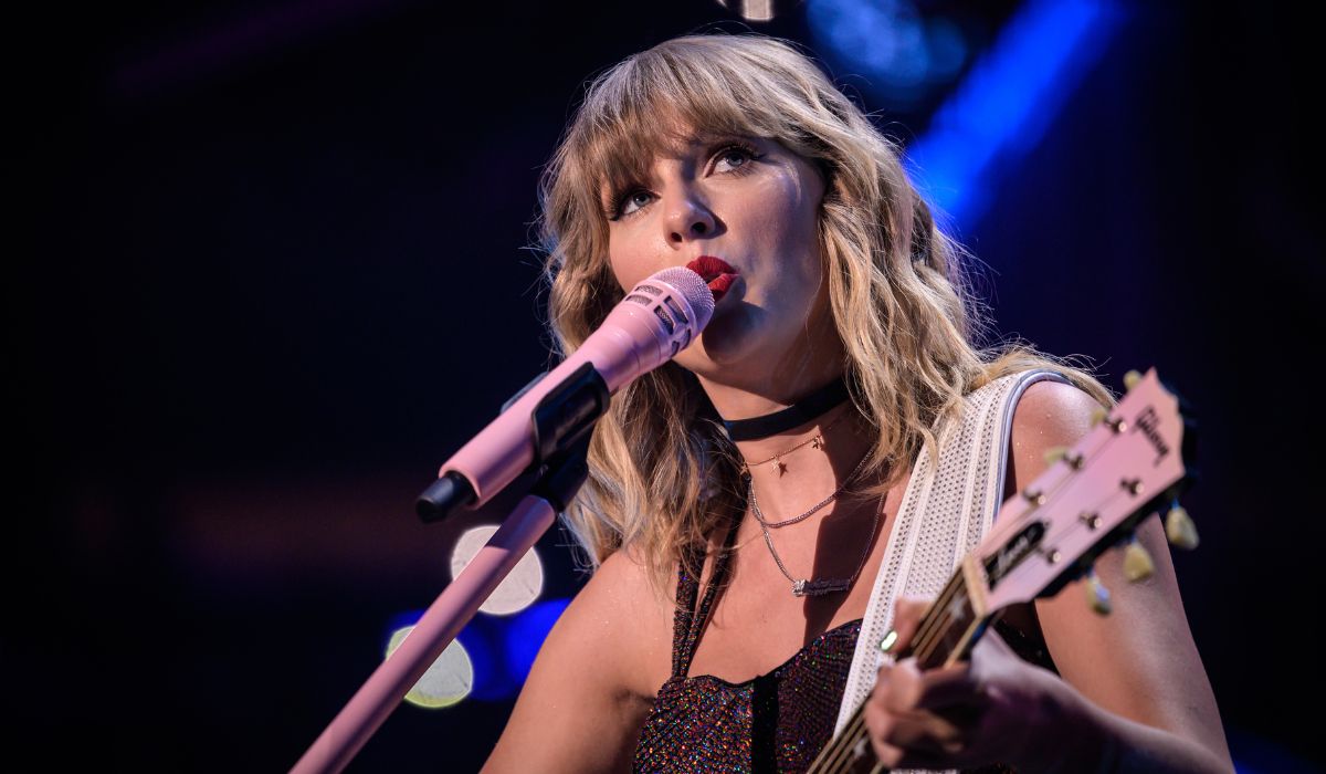 aylor Swift performs at the 2019 Z100 Jingle Ball at Madison Square Garden