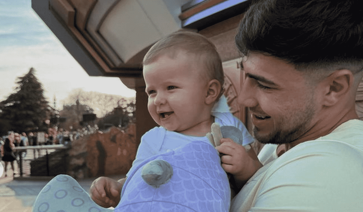 Tommy Fury with Bambi.