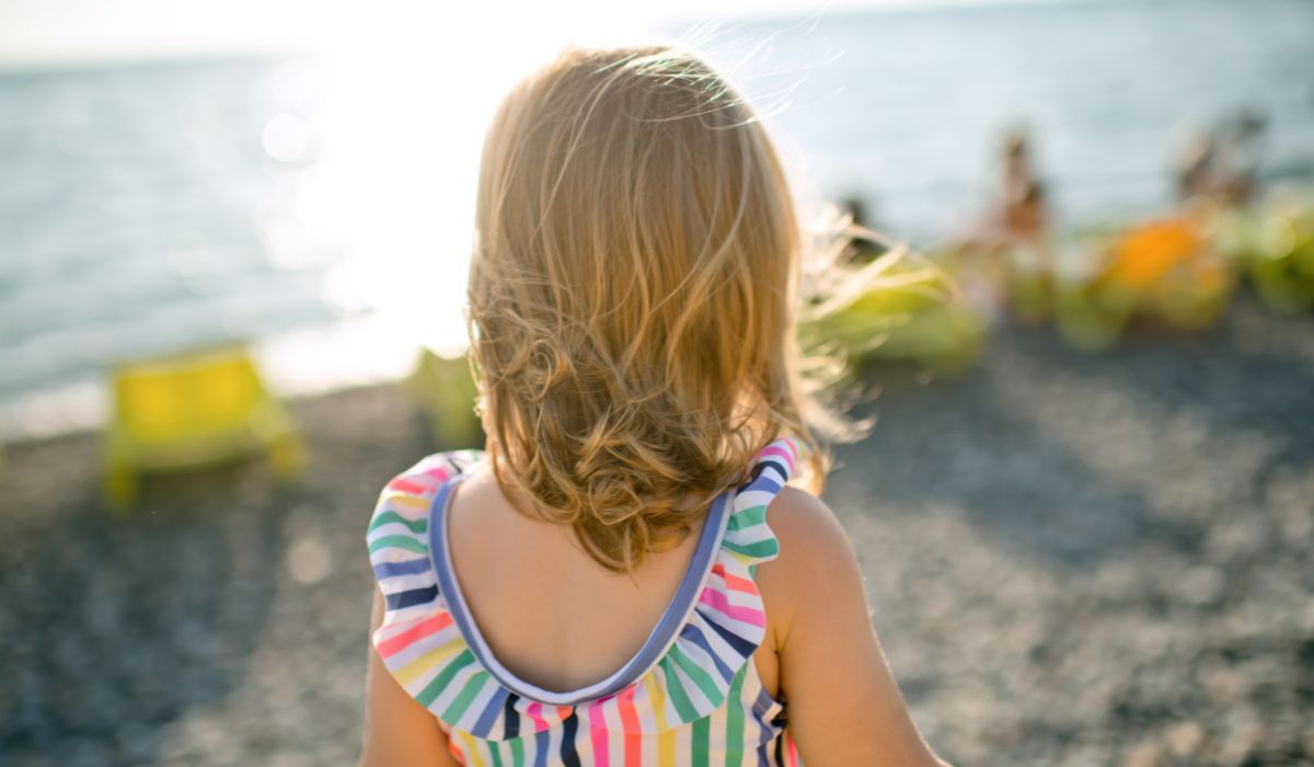 Back of little girl's head