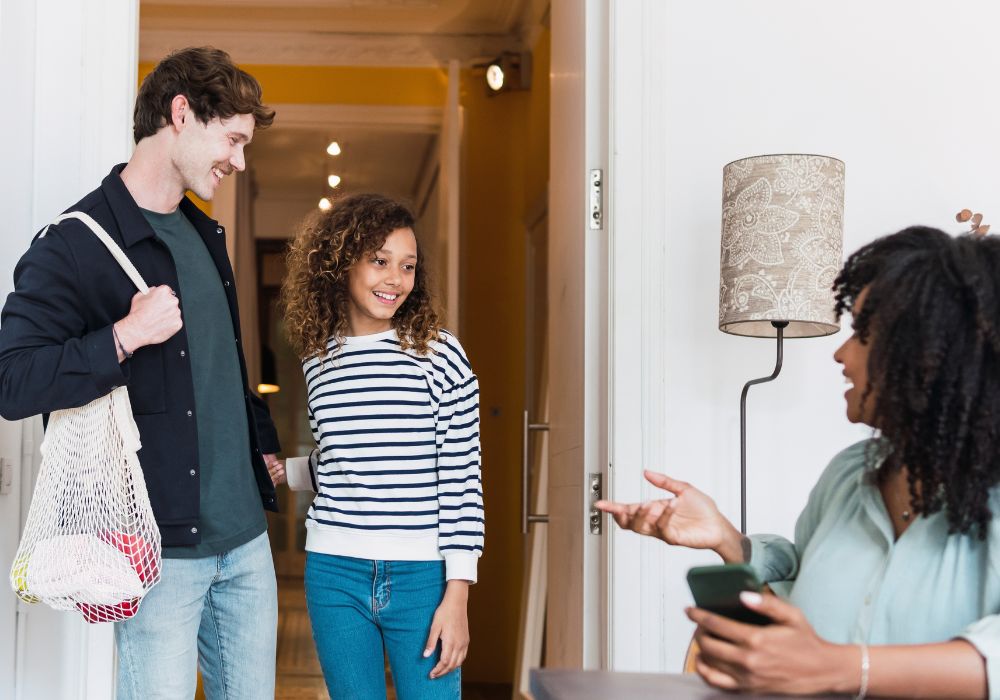 girl and two parents