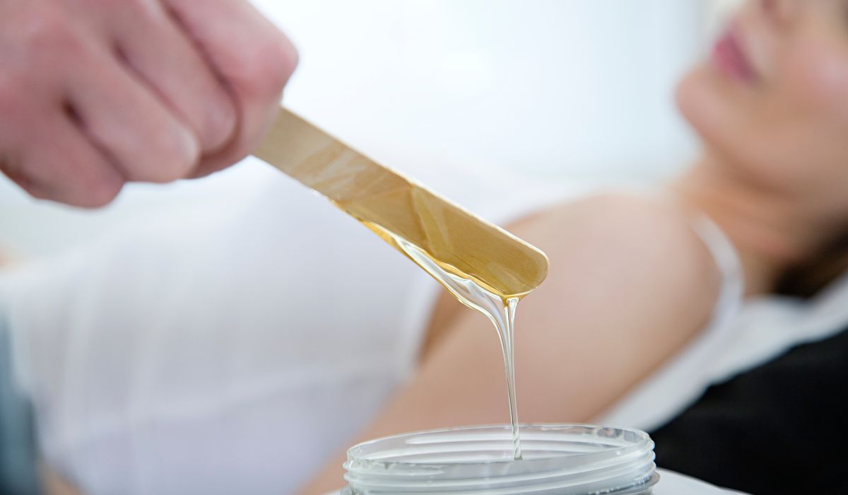 Woman get waxed