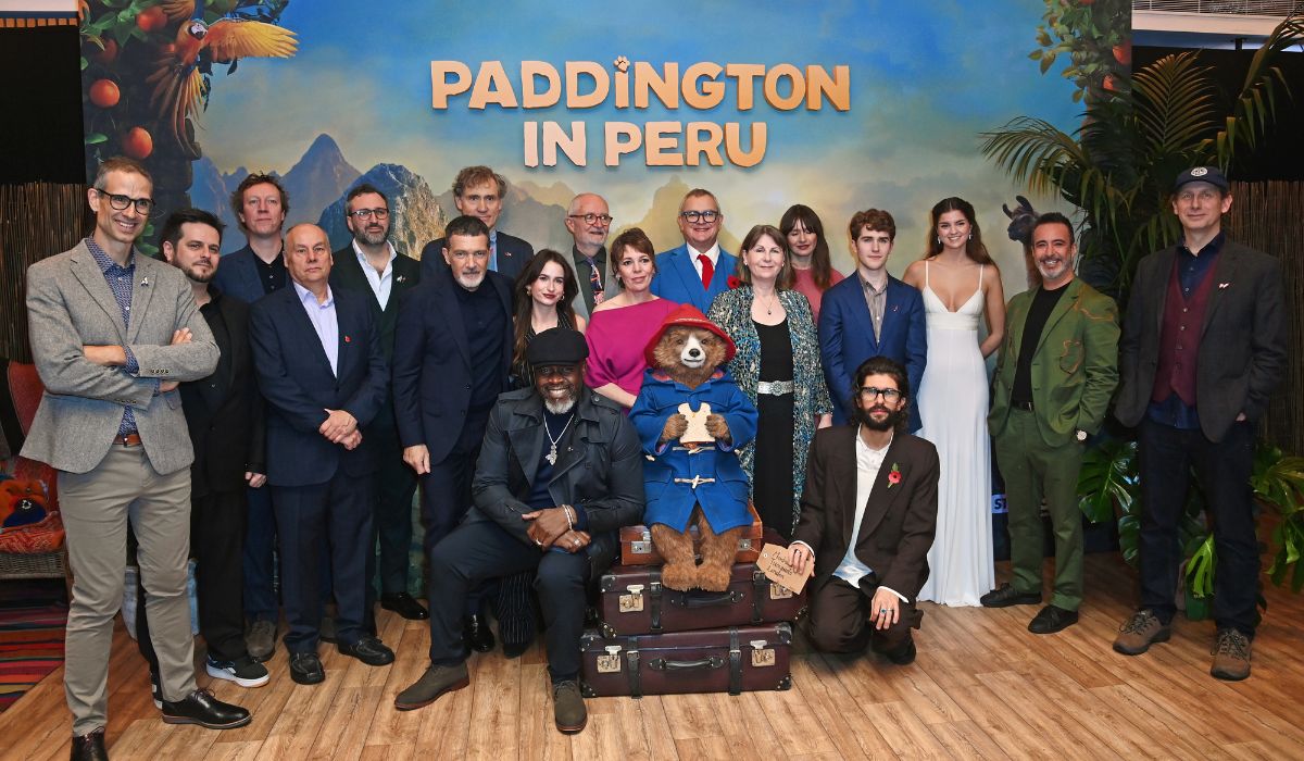 Pablo Grillo, James Lamont, Jon Foster, Mark Burton, Rob Silva, Antonio Banderas, Dougal Wilson, Robbie Gee and Madeleine Harris, Jim Broadbent, Olivia Colman, Paddington Bear, Hugh Bonneville, Rosie Alison, Emily Mortimer, Ben Whishaw, Samuel Joslin, Carla Tous and Carlos Carlín attend the "Paddington In Peru" World Premiere in Leicester Square on November 03, 2024 in London, England. [Photo by Jeff Spicer/Getty Images]