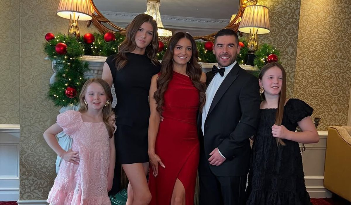 Rachel Gorry with her new boyfriend and her three daughters