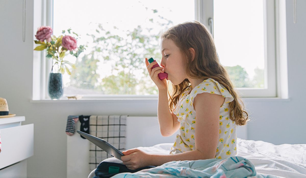 Little girl with asthma