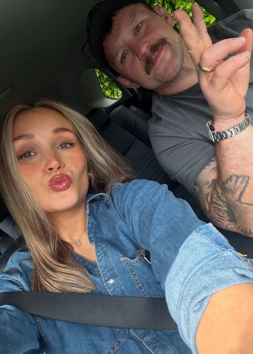 Elaine and Andrew Porter in the car taking a selfie