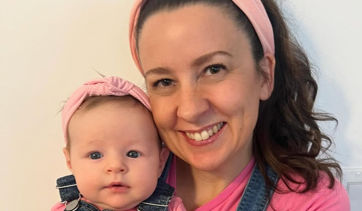 Ms Rachel and her baby girl