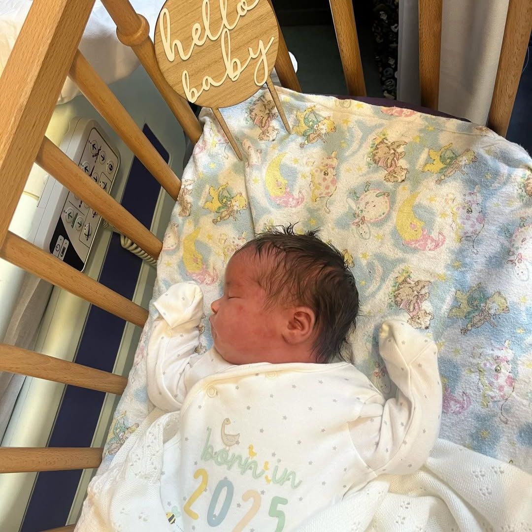 Amelia Lily's daughter Pearl in the hosptial