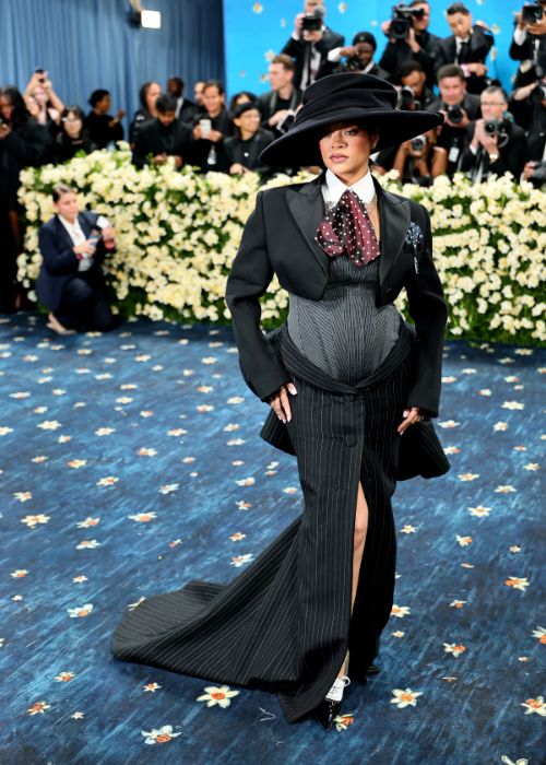 Rihanna arrives to The 2025 Met Gala