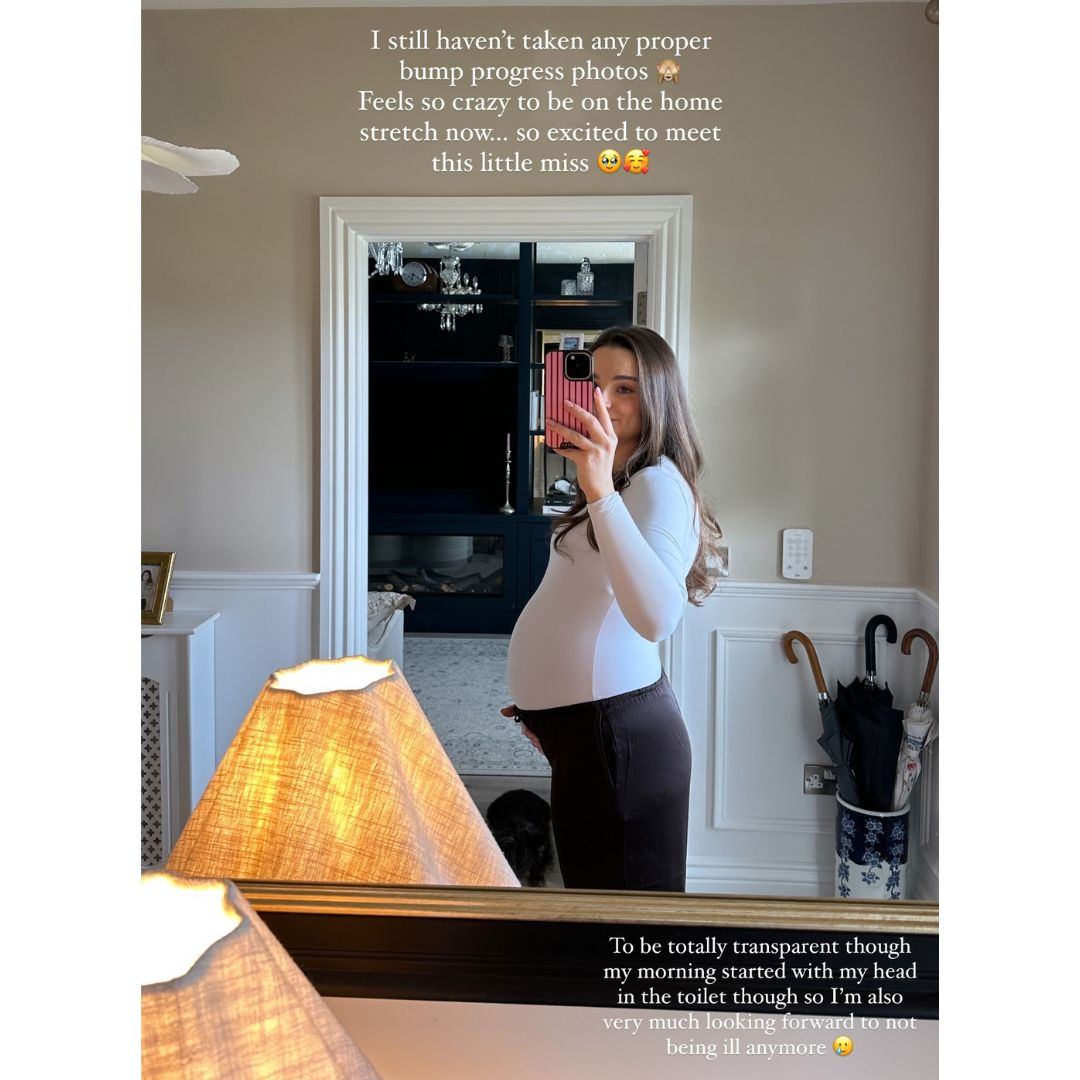 Niamh O Sullivan side profile of her baby bump