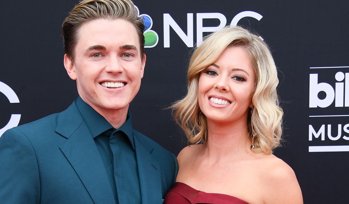 Jesse McCartney (L) and Katie Peterson attend the 2018 Billboard Music Awards at MGM Grand Garden Arena on May 20, 2018