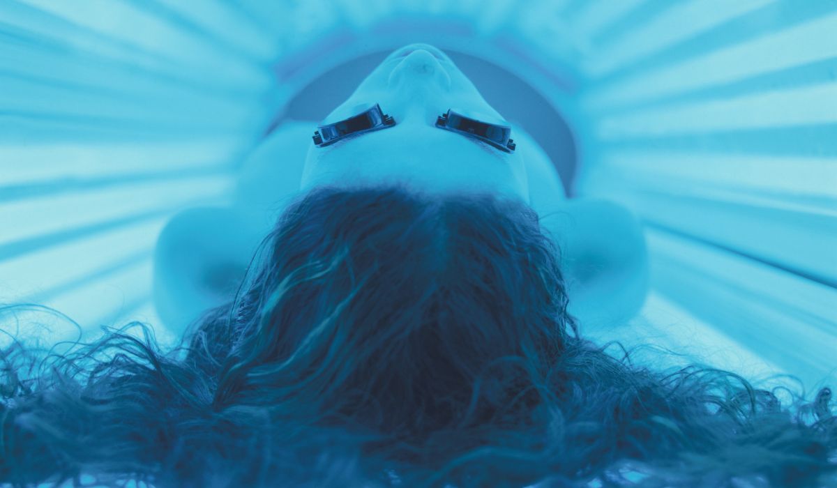 Girl using sunbed
