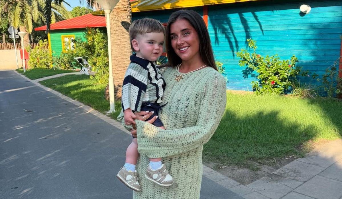 Annalivia Hynds and her son Rían