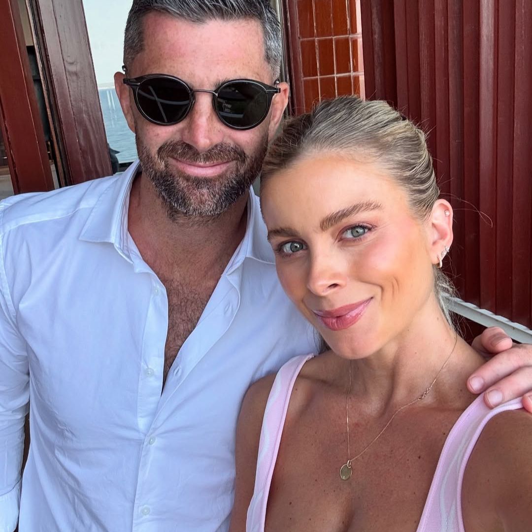 Jess Redden and Rob Kearney taking a selfie