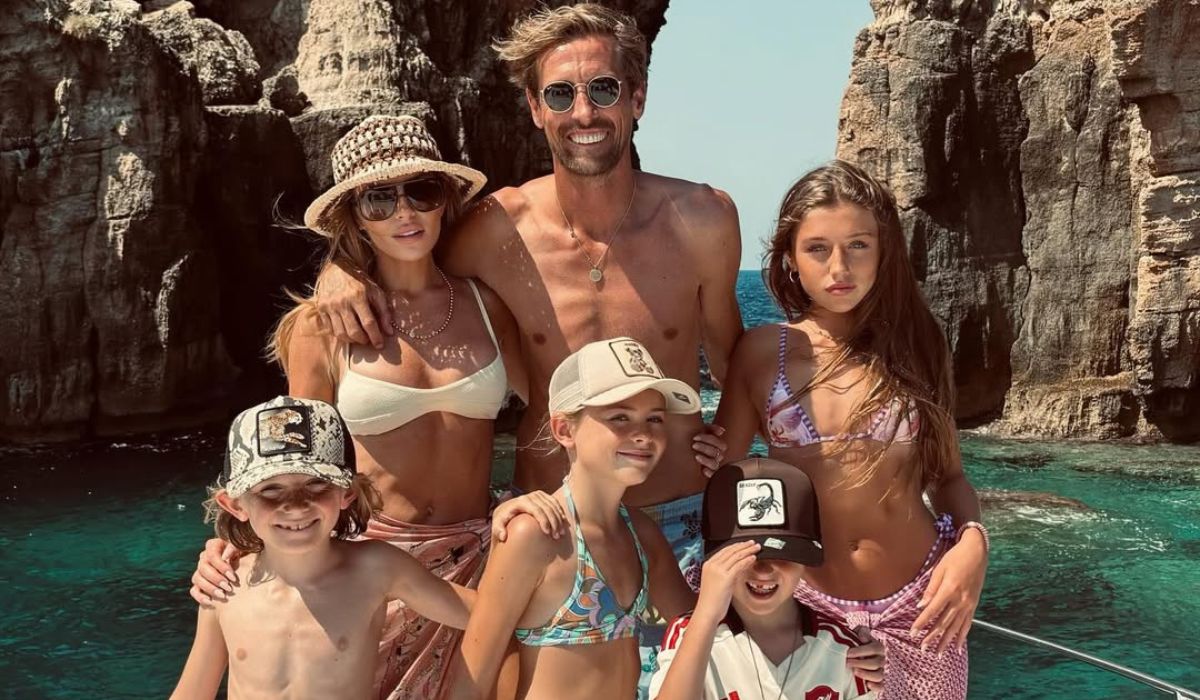 Abbey Clancy, Peter Crouch and their children