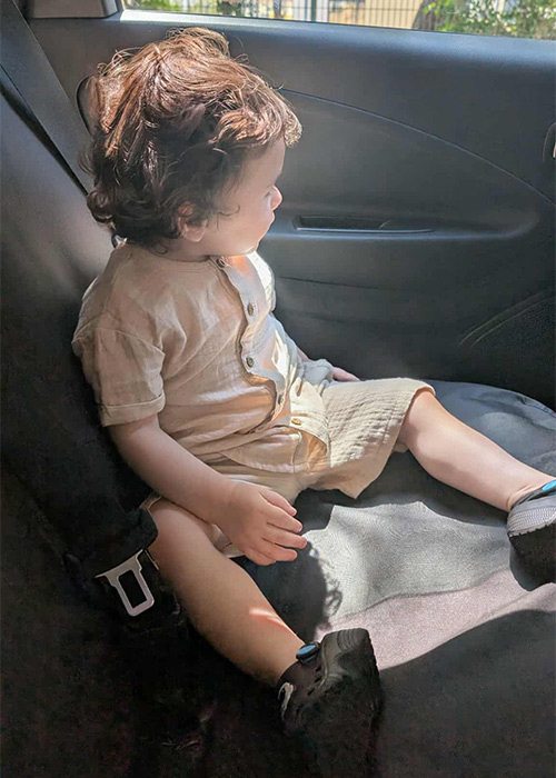 Alex in the taxi on the way to Quinta Do Lago Golf Club. Pic: Supplied