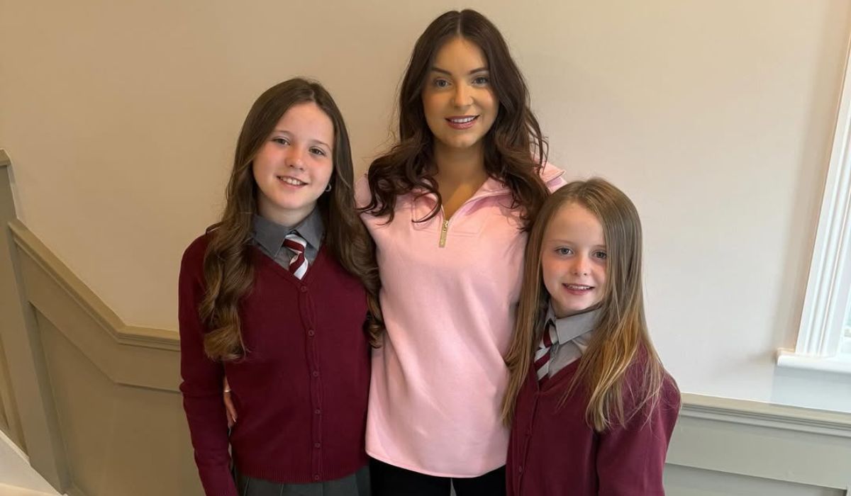 Rachel Gorry and her daughters