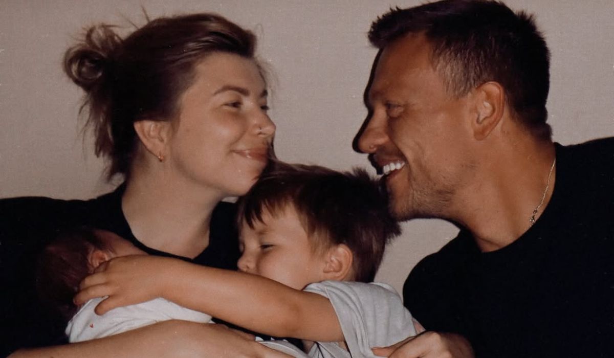 Oliva Bowen, Alex Bowen and their two children Abel and Siena