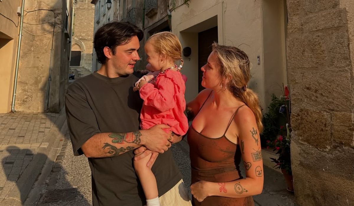 Keelin Moncrieff and her husband and daughter