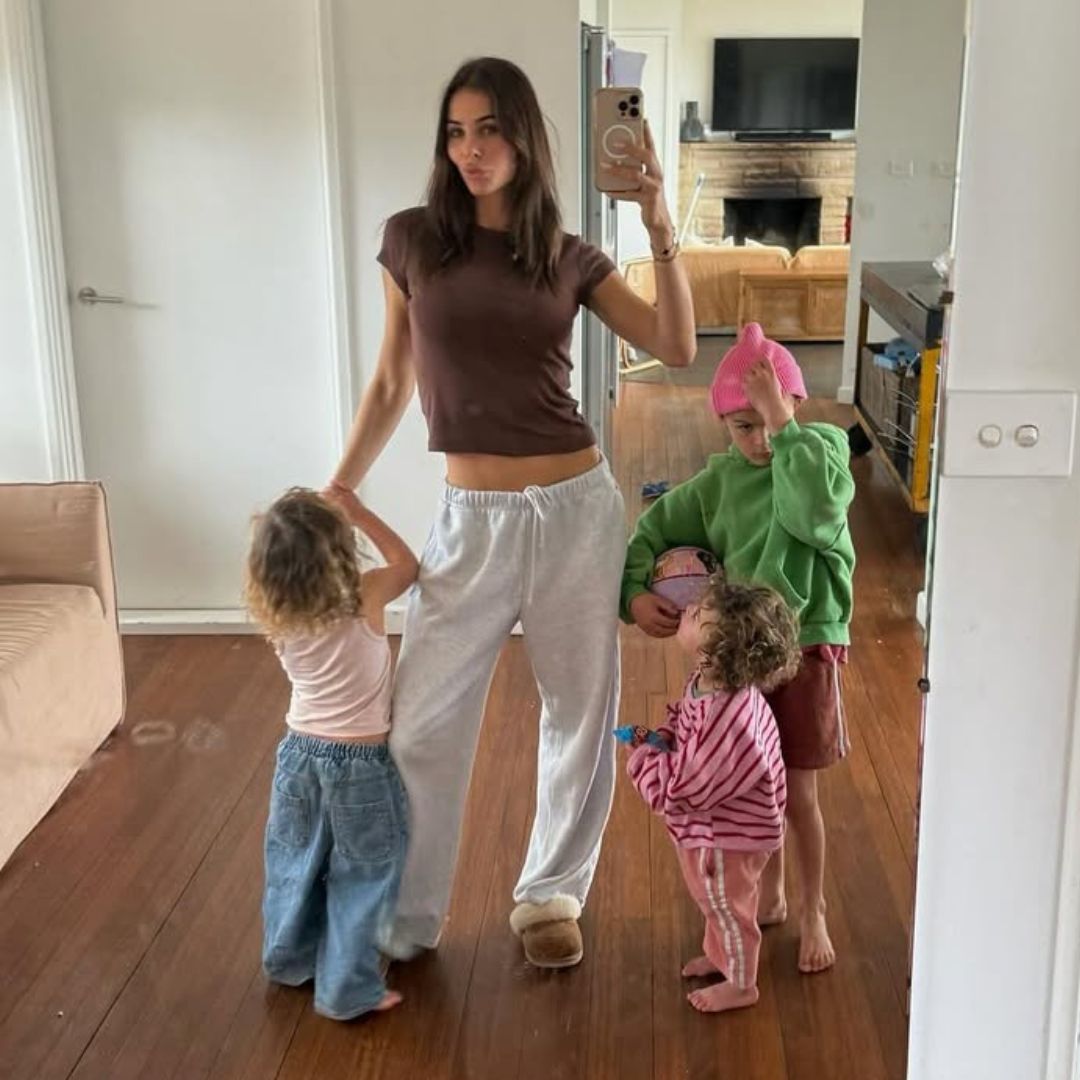 Indy Clinton with her three kids