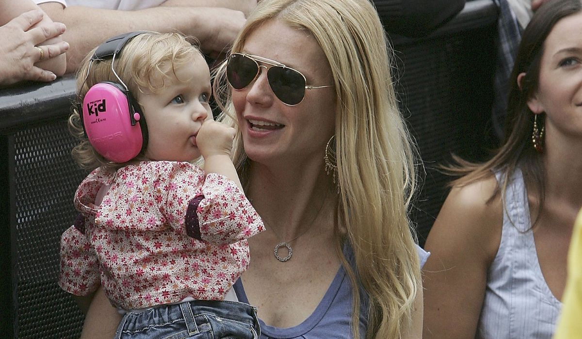 Gwyneth Paltrow and Apple