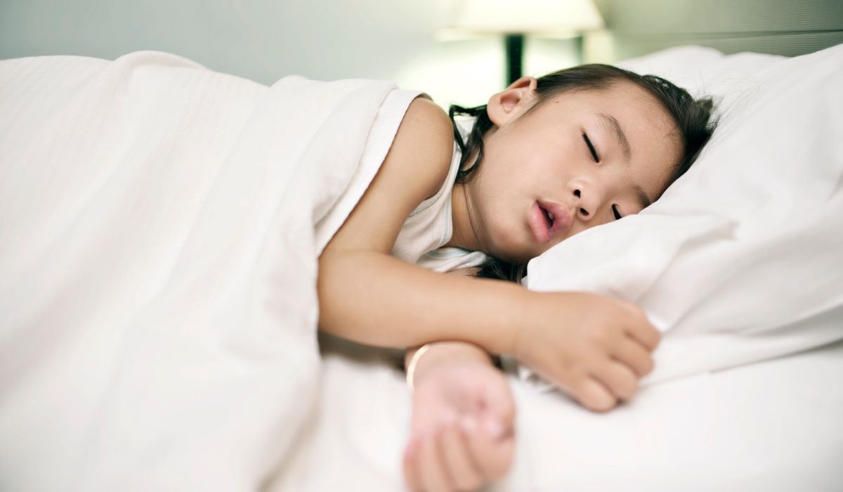 Little girl sleeping with mouth open