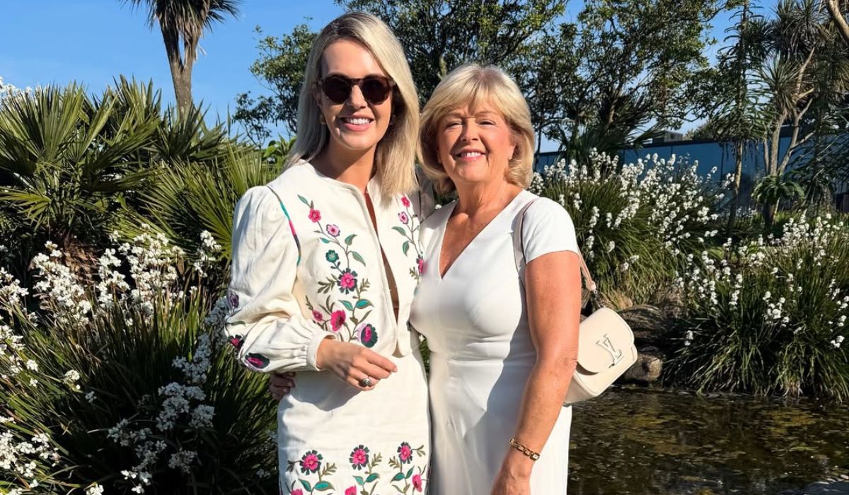 Aoibhín and Claire Garrihy