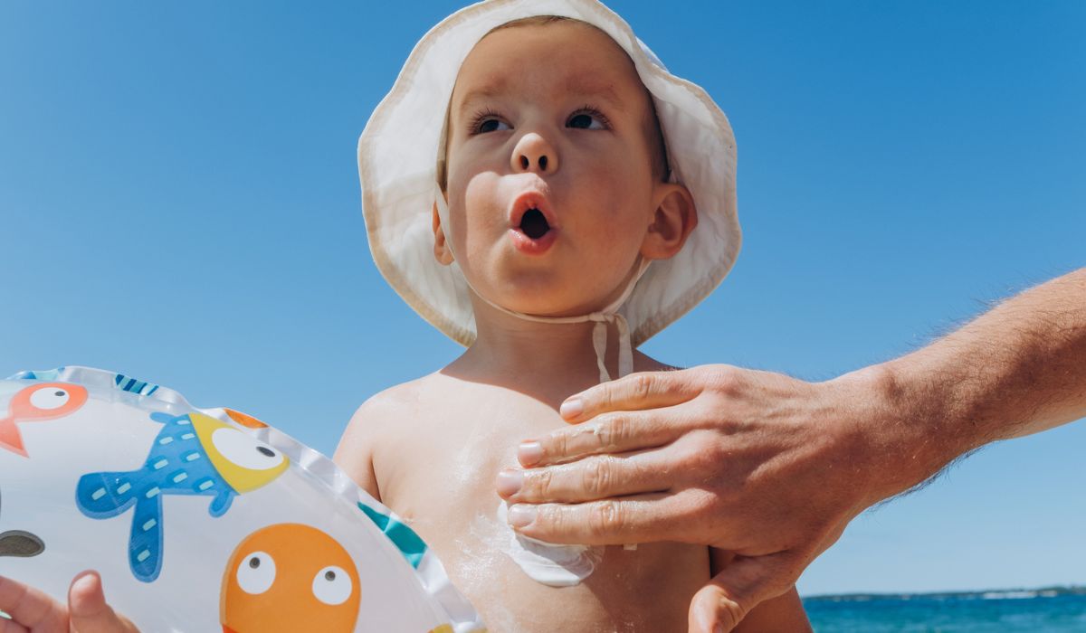 Expert warns about the dangerous sun cream mistake parents make