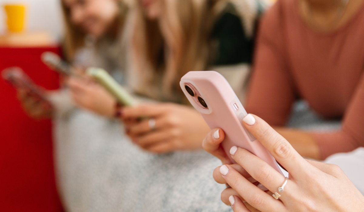 Mum on why she disagrees with UK social media ban