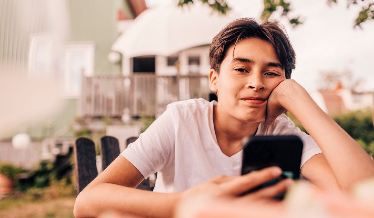 Mum on why she disagrees with UK social media ban
