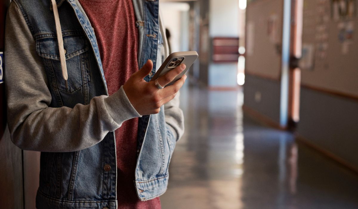 Mum on why she disagrees with UK social media ban