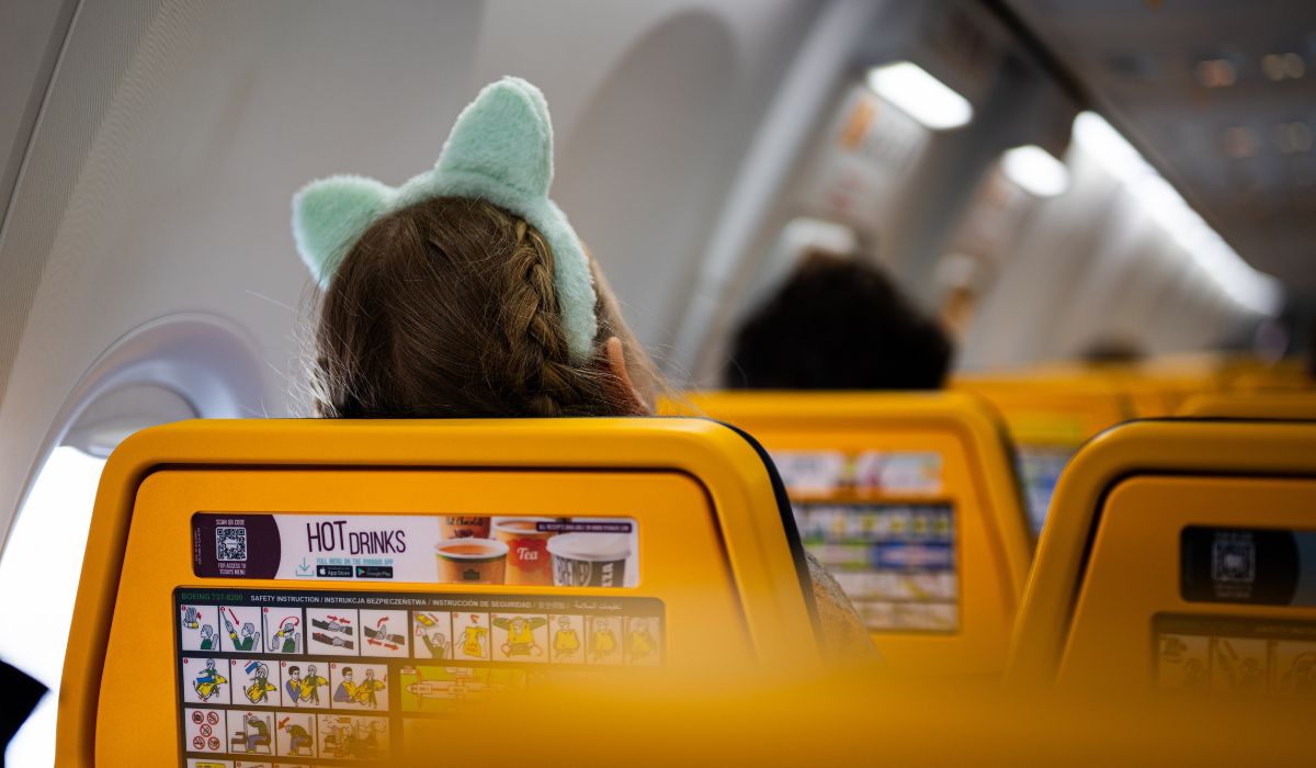 Girl on Ryanair flight