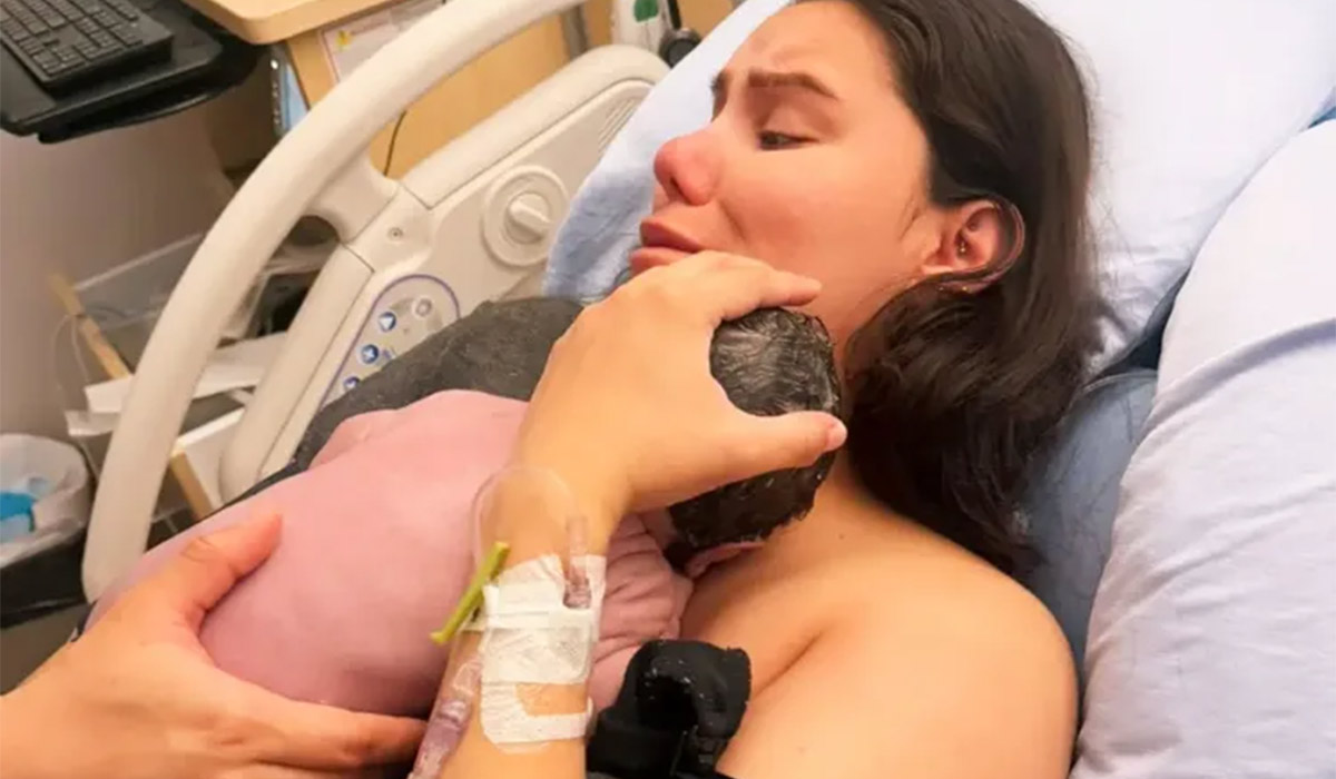 Mom Gives Birth in Her Sleep, and Nurses Don’t Find Her Baby Until Minutes Later Under a Pile of Blankets