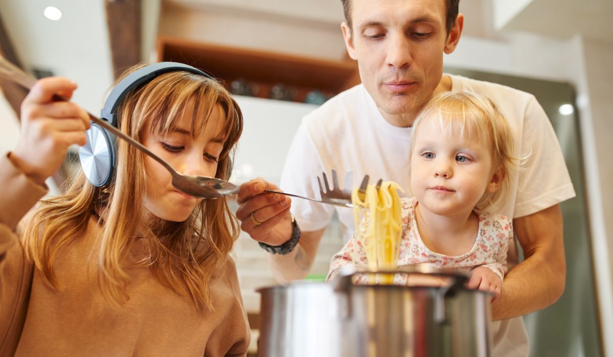 A dentist has revealed the mistake parents make that can cause children to have cavities