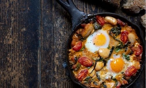 One-Pan Beans With Eggs, Spinach And Bacon